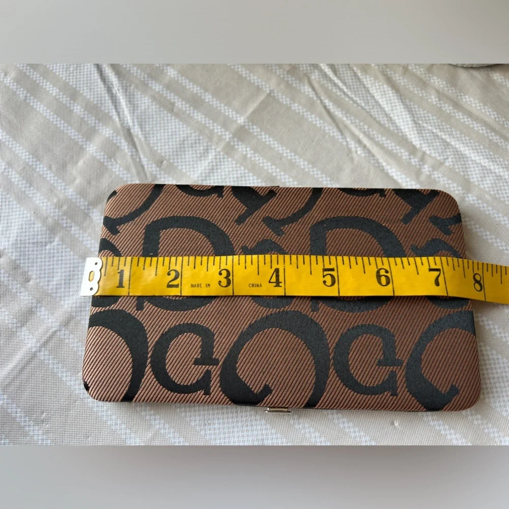 🌸4/$25 Dark Brown “G” snap wallet/clutch